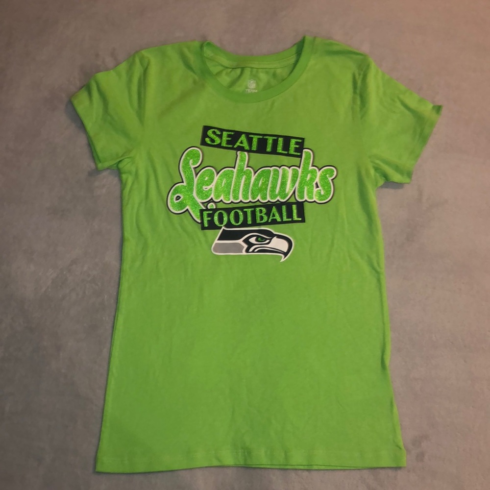 NEW. Girl’s Seahawk Tee. 14-16